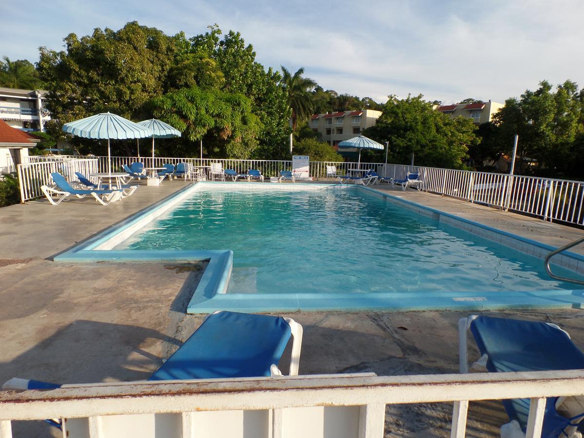 Moonlight Beach Studio @Montego Bay Club Екстер'єр фото