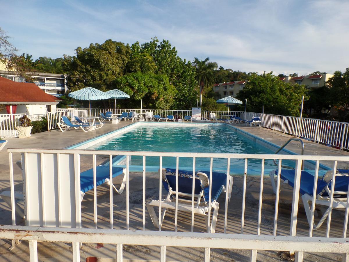 Moonlight Beach Studio @Montego Bay Club Екстер'єр фото